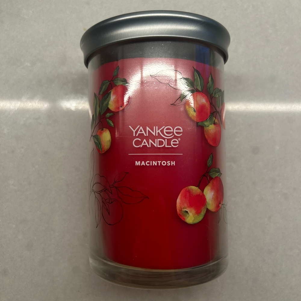 Yankee Candle Macintosh Apple Red Jar 20 oz